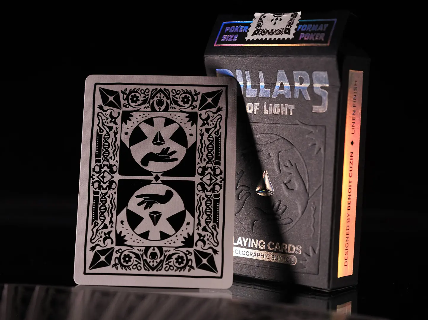 Dos de carte et coffret Pillars of Light en studio
